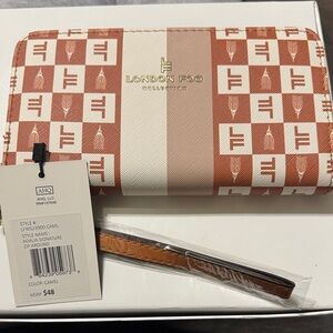 London Fog Camel and White Wallet